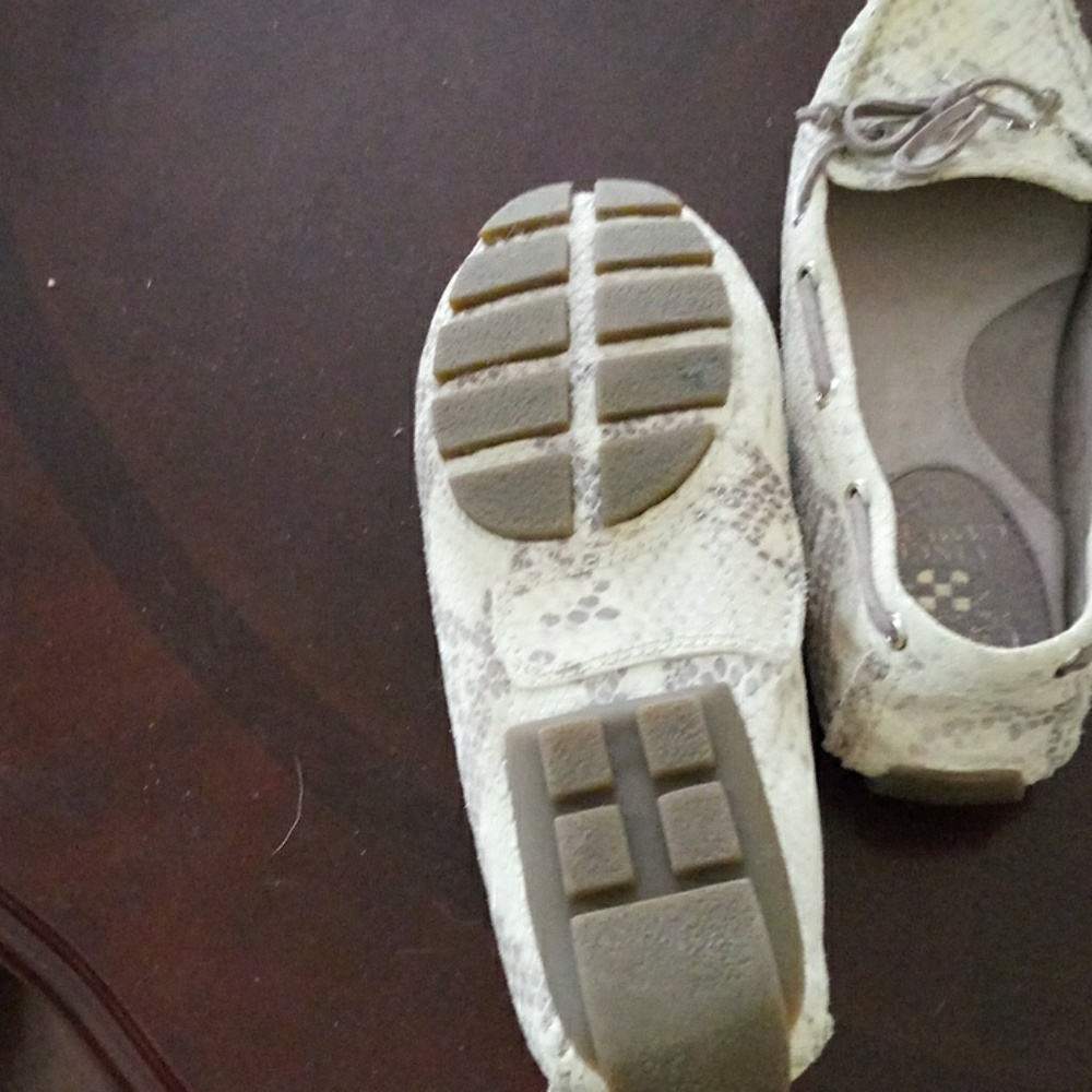 Shoes - Picture 3 of 3